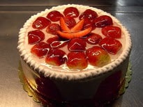 4-6 Kişilik Yaş Pasta - Yoğun Çilek Lezzeti